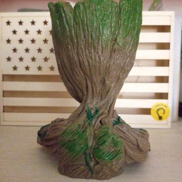 🎉HP🎉 NWOT Groot Figurine Planter - Picture 2 of 3